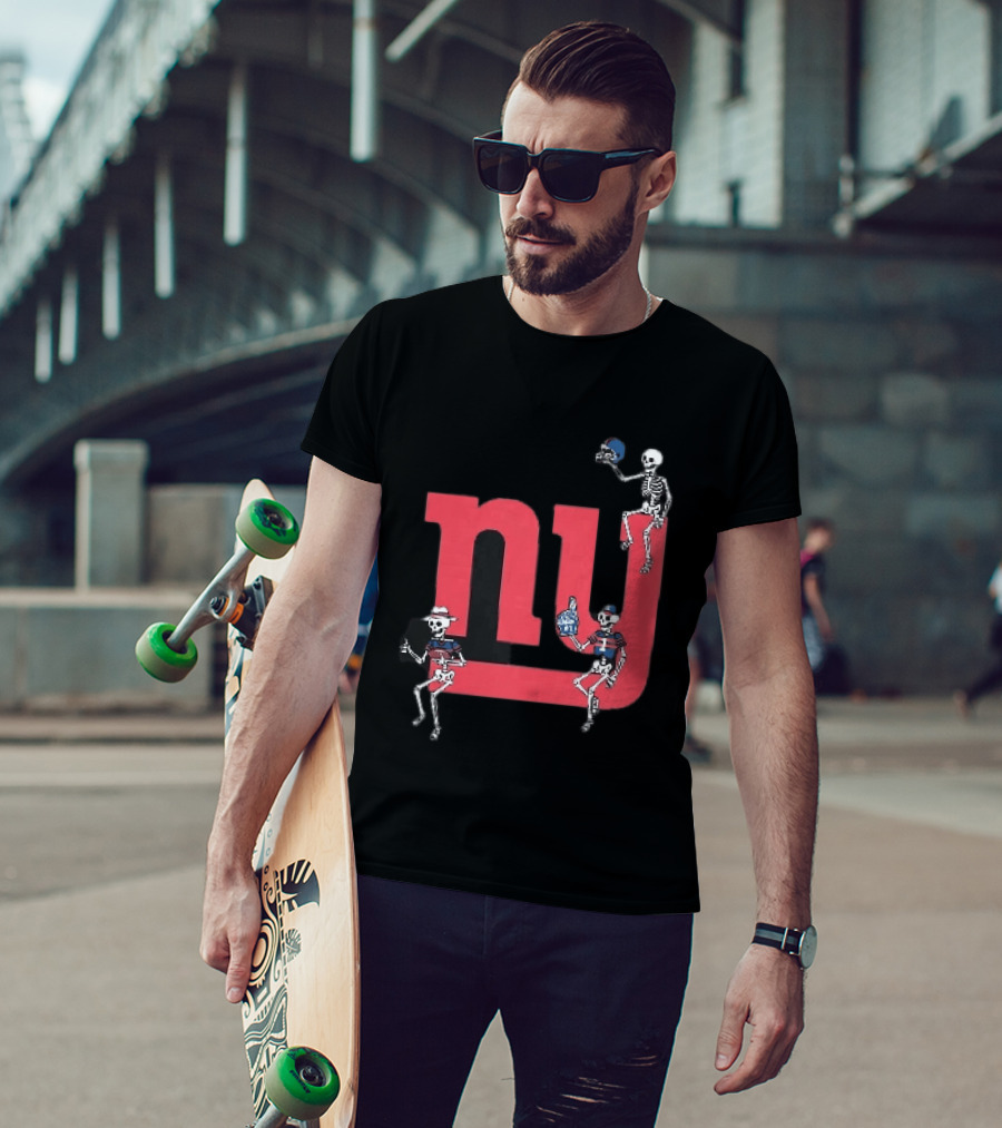 New York Giants Skeletons Dance With Football Helmets T-Shirt