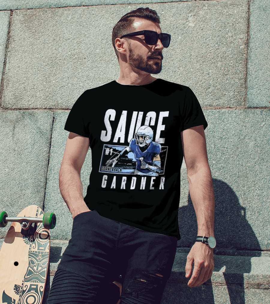 Sauce Gardner Cornerback Football Player Pose Distressed Frame T-Shirt