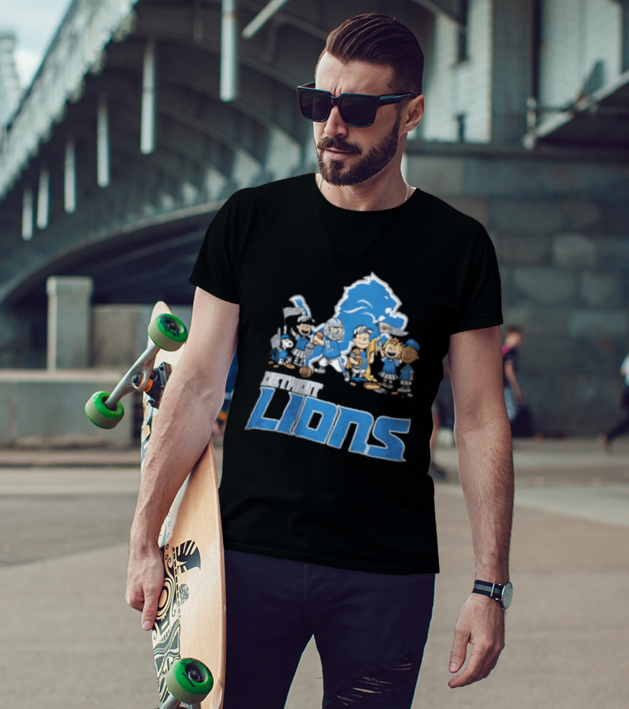 Detroit Lions Charlie Brown Lucy Van Pelt Snoopy Cartoon Football Team T-Shirt