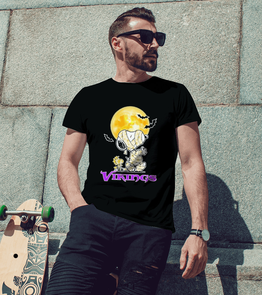 Snoopy Woodstock Vikings Halloween Mummy Moon T-Shirt