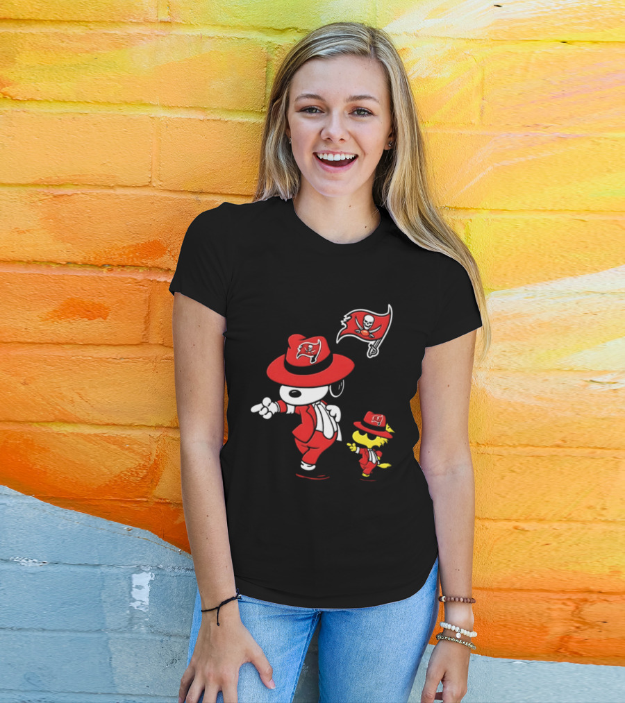 Snoopy Woodstock Tampa Bay Buccaneers Pirate Flag Dance T-Shirt