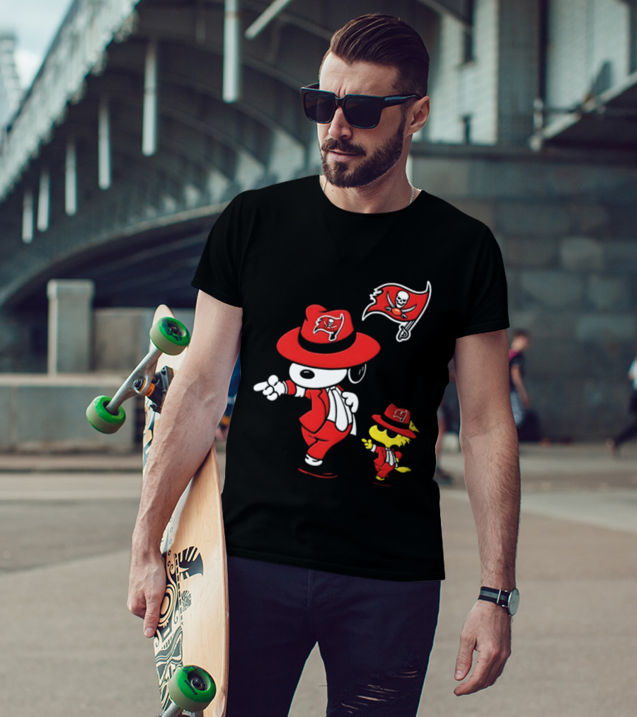 Snoopy Woodstock Tampa Bay Buccaneers Pirate Flag Dance T-Shirt