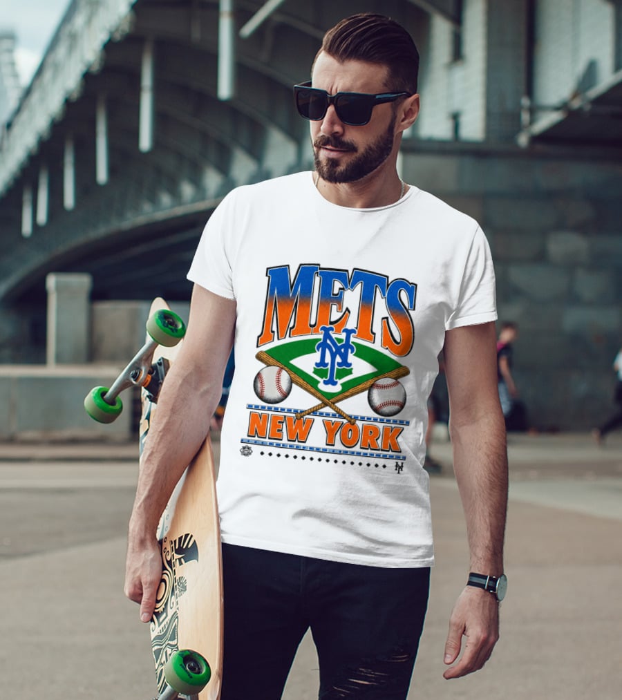 Mets New York Baseball NYC Team Two Bats Two Baseballs Crossed Bat T-Shirt