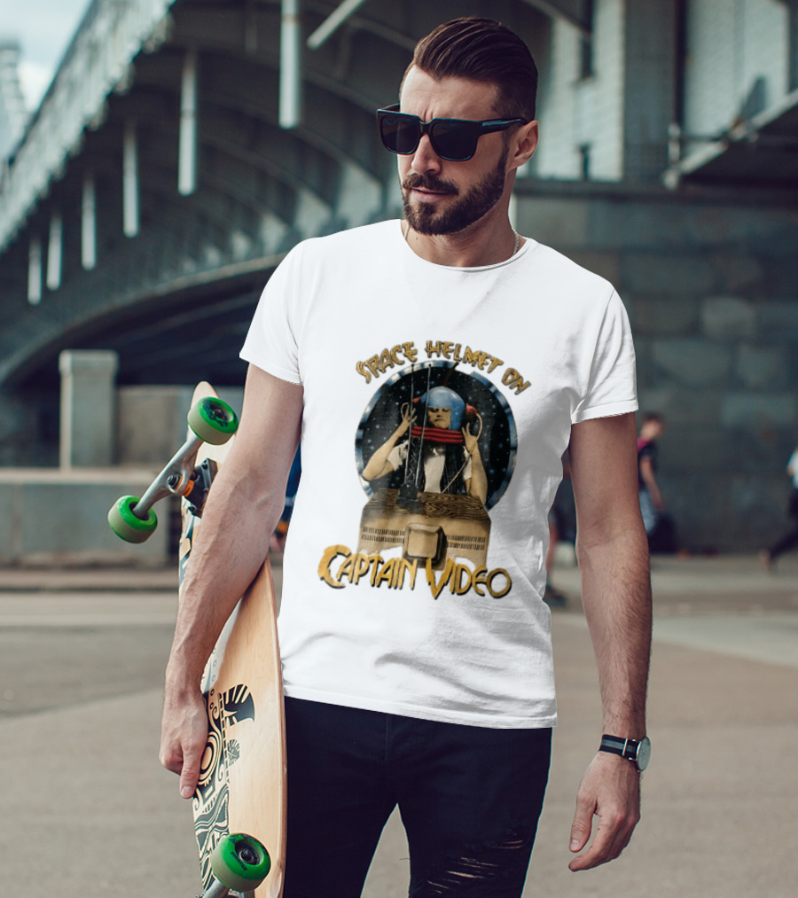Space Helmet On Captain Video Retro Sci Fi Adventure T-Shirt