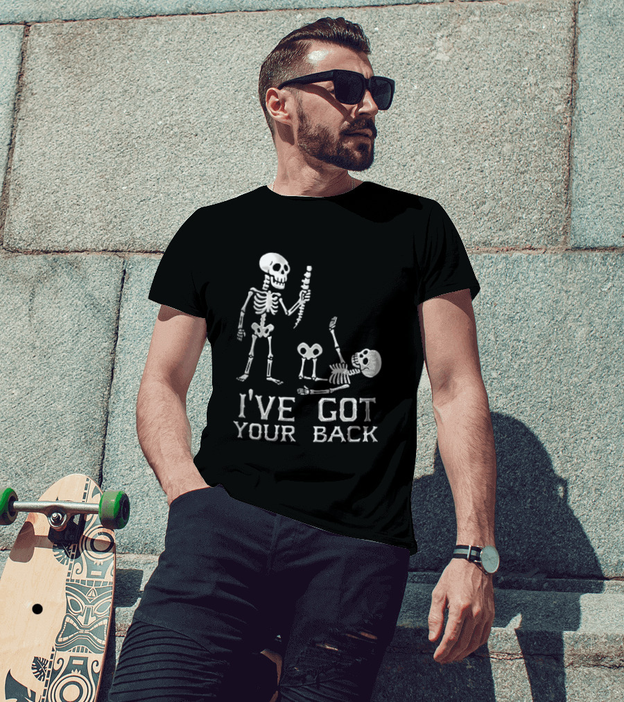 I've Got Your Back Skeleton Humor Holding Spine Over Fallen Body T-Shirt