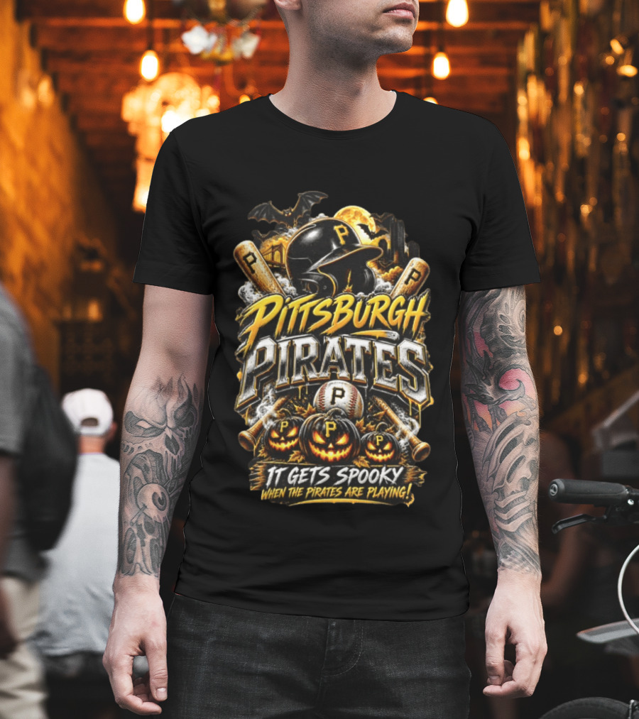 Pittsburgh Pirates It Gets Spooky When The Pirates Are Playing Halloween Baseball T-Shirt