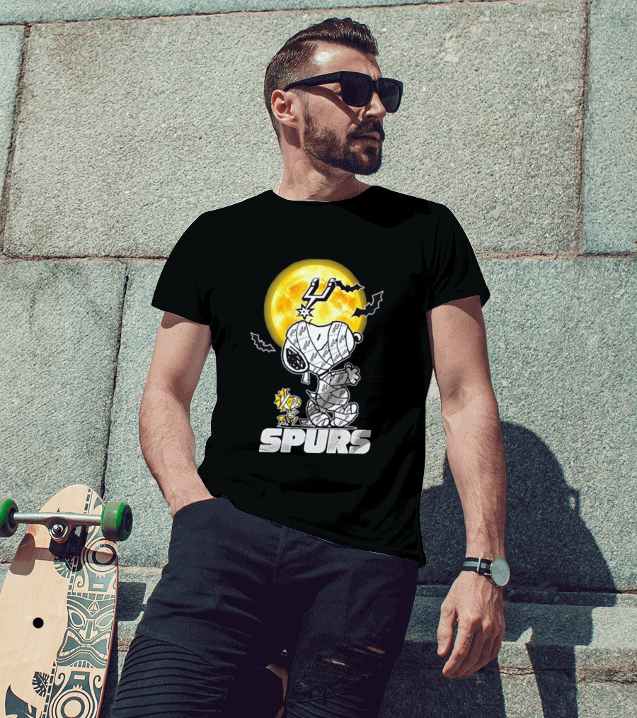 San Antonio Spurs Snoopy Woodstock Halloween Mummy Cosplay T-Shirt