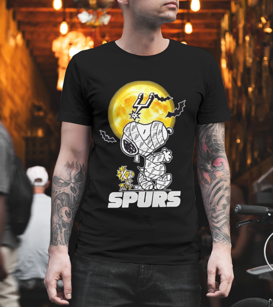 San Antonio Spurs Snoopy Woodstock Halloween Mummy Cosplay T-Shirt