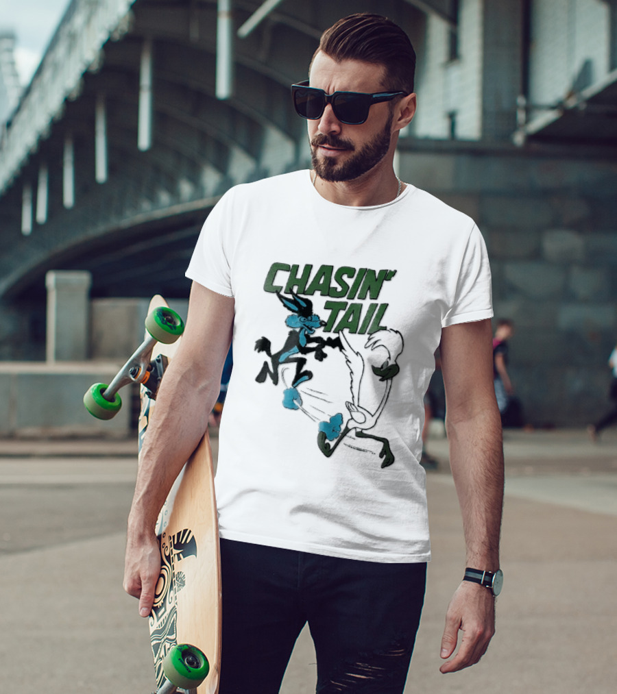 Chasin' Tail Looney Tunes Cartoon Bugs Bunny And Bull T-Shirt