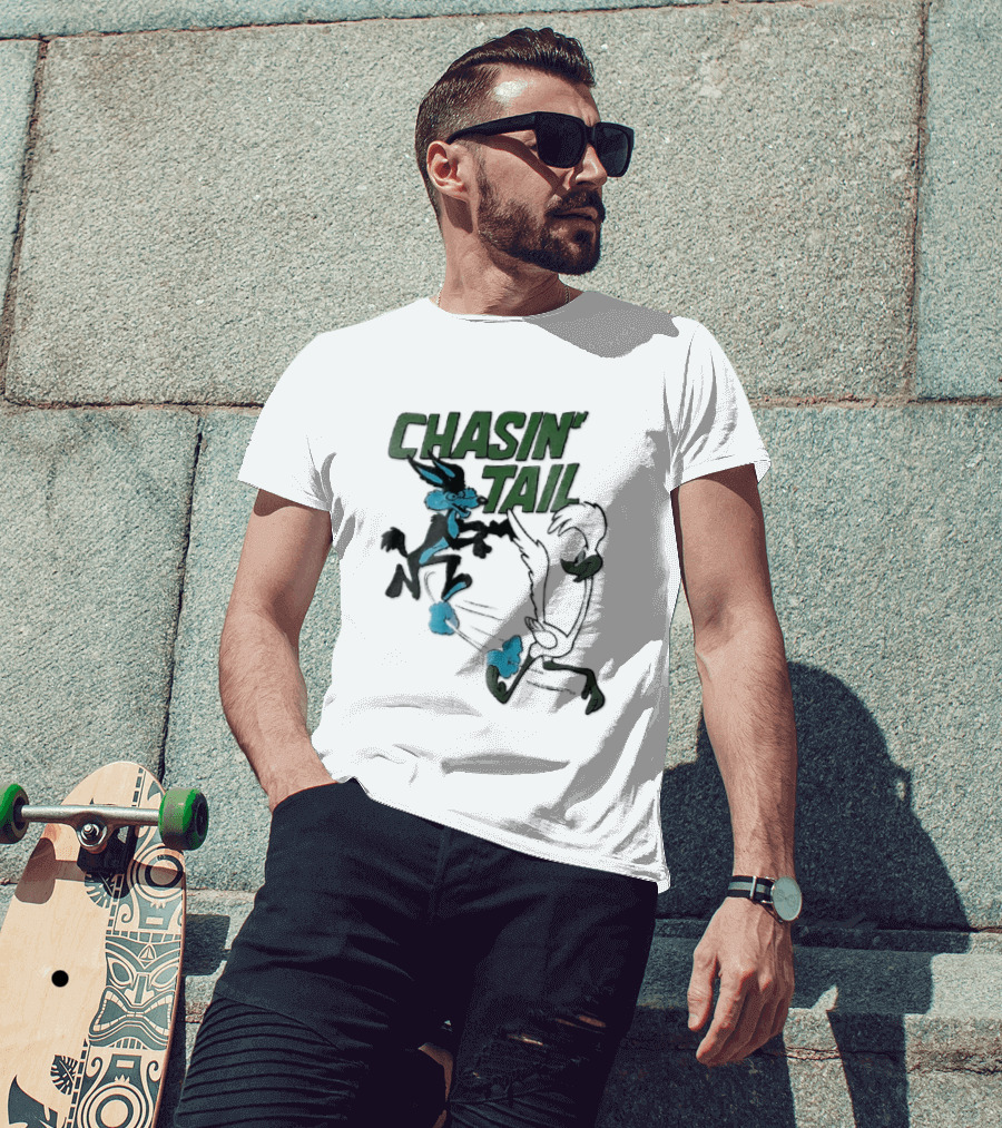 Chasin' Tail Looney Tunes Cartoon Bugs Bunny And Bull T-Shirt
