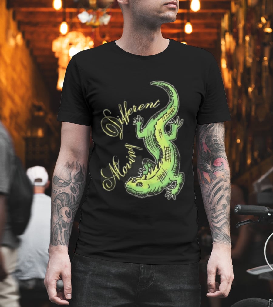 Different Moving Green Lizard Iguana Line Sketch T-Shirt