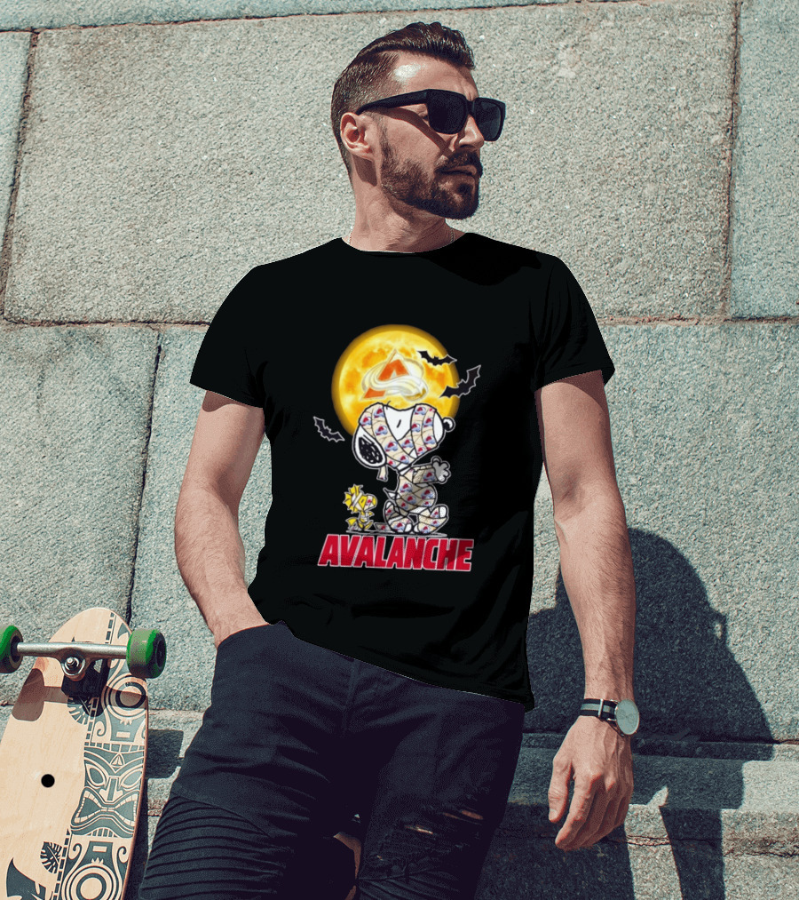 Colorado Avalanche Snoopy Woodstock Halloween Mummy Full Moon Bats T-Shirt