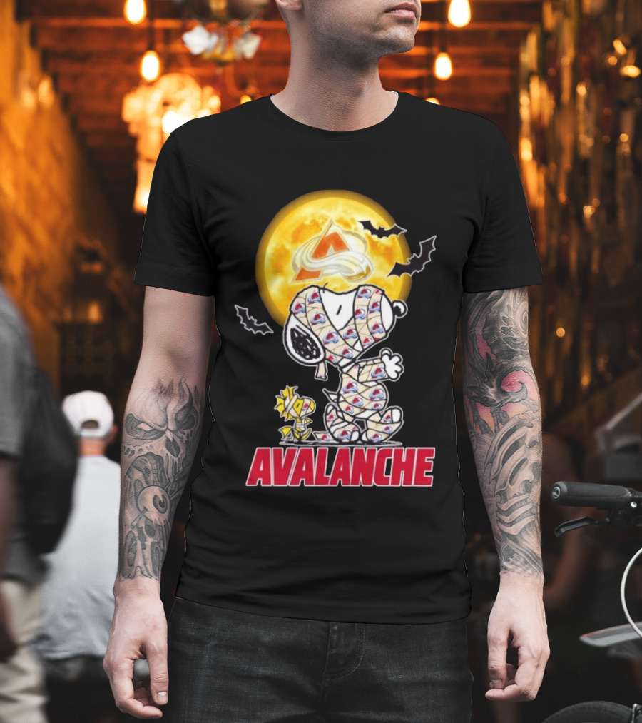 Colorado Avalanche Snoopy Woodstock Halloween Mummy Full Moon Bats T-Shirt