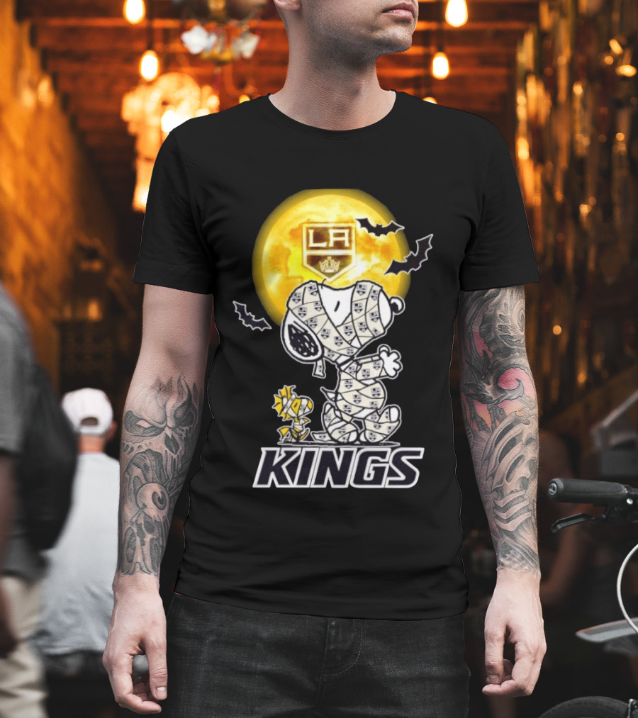 Los Angeles Kings Snoopy Woodstock Mummy Halloween Moon T-Shirt