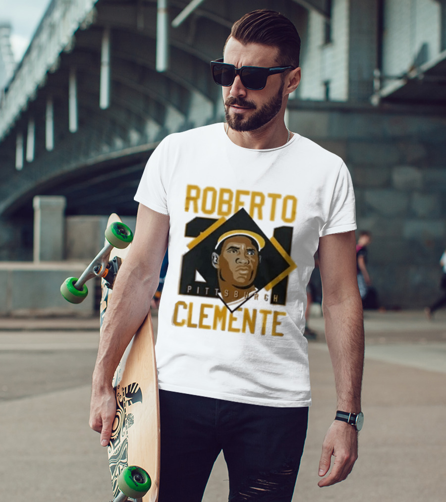 Roberto Clemente 21 Pittsburgh Pirates Iconic Baseball Legend T-Shirt