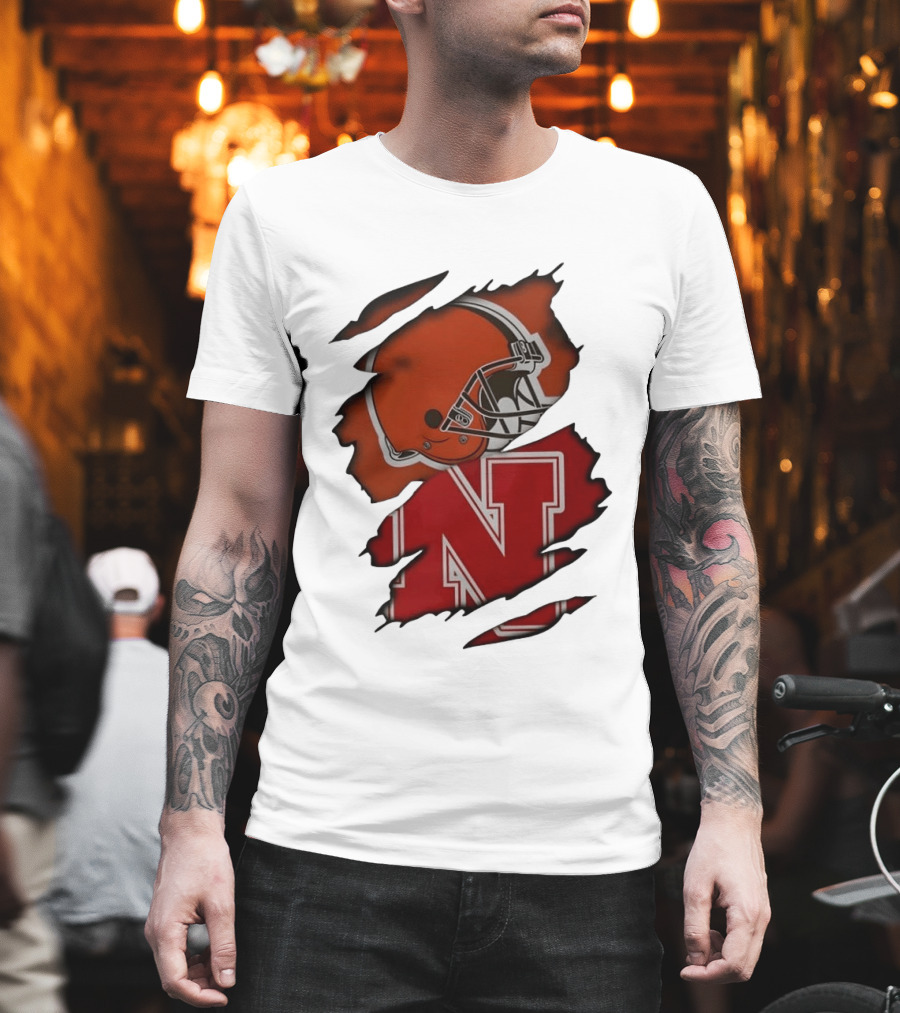 Cleveland Browns Football Helmet Nebraska Cornhuskers N Distressed T-Shirt