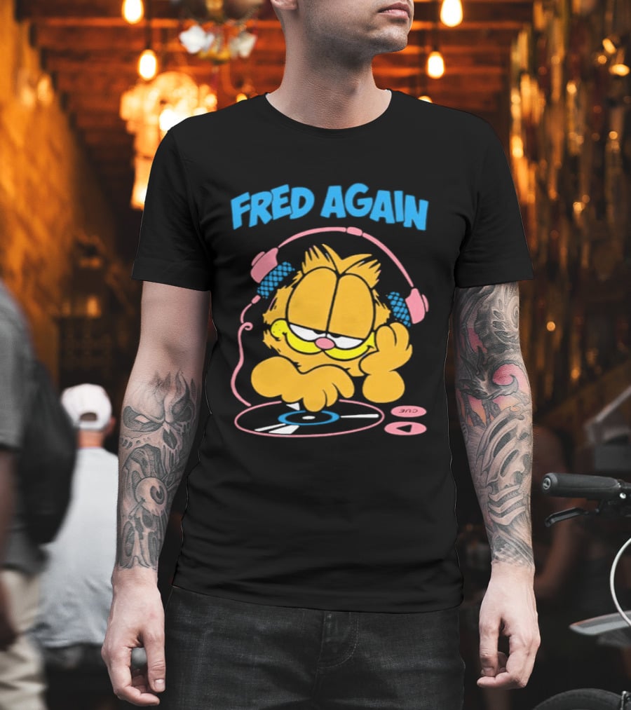 Fred Again DJ Cartoon Cat With Headphones T-Shirt