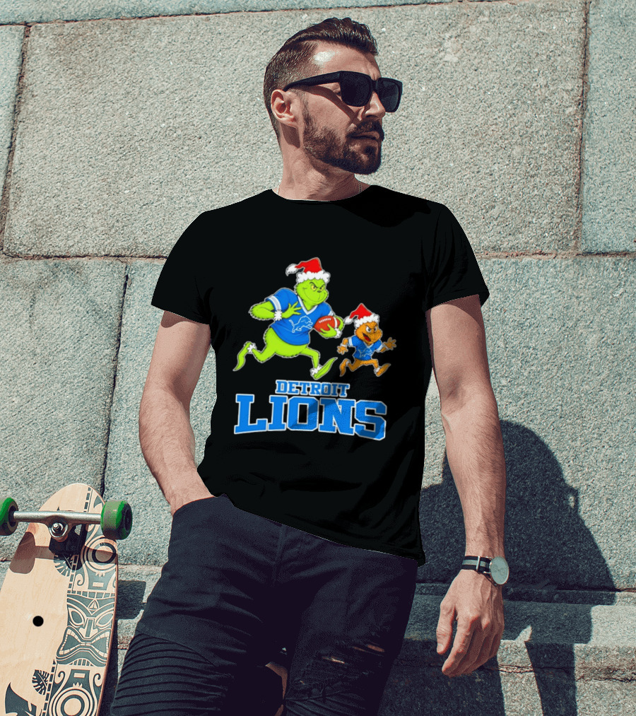 Detroit Lions Grinch Christmas Santa Hats Holding Football T-Shirt