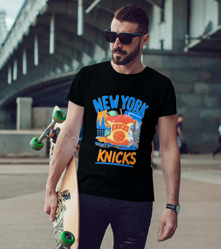 Mitchell & Ness New York Knicks Basketball Big Apple City Skyline T-Shirt