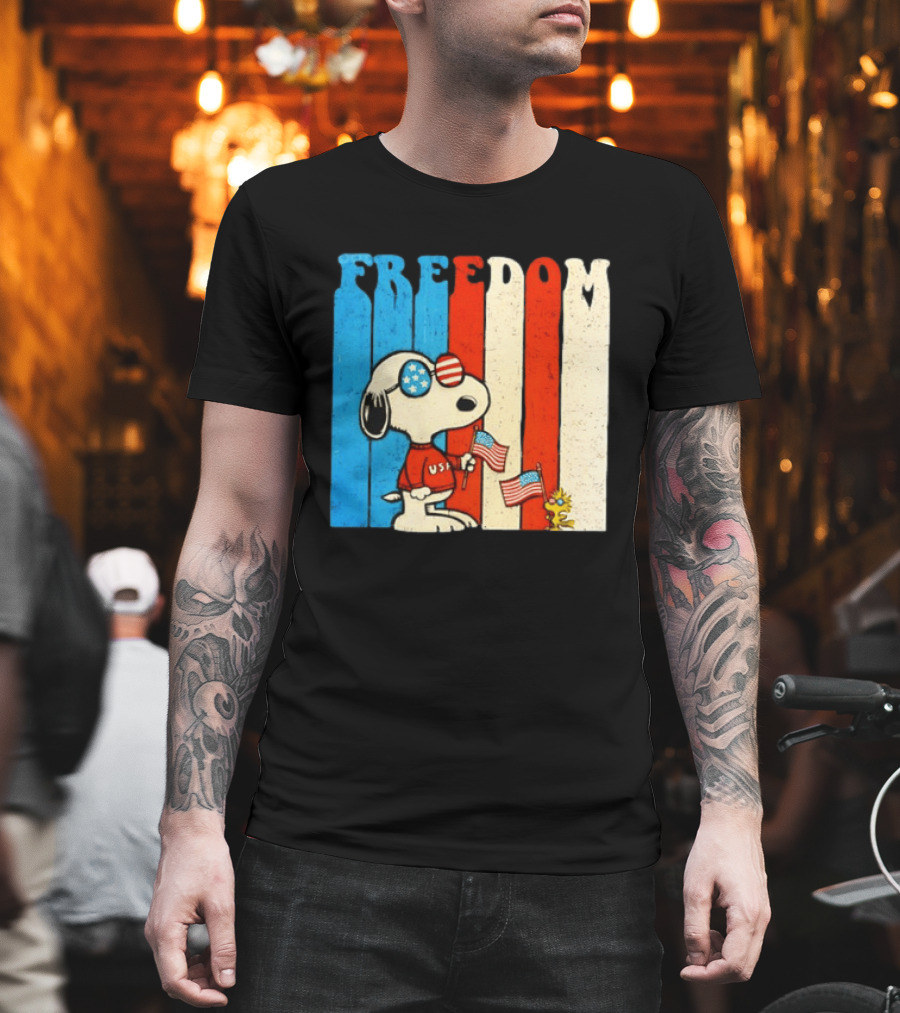 Freedom Snoopy Woodstock Peanuts USA 250th Anniversary Patriotic Celebration T-Shirt