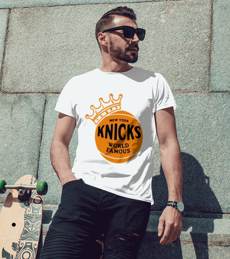 New York Knicks NBA Basketball World Famous Crown T-Shirt