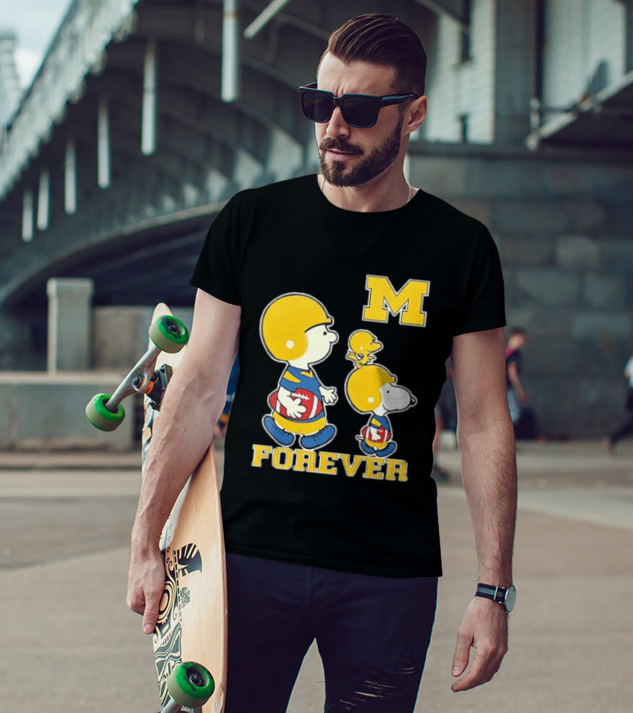 Peanuts Forever Michigan Wolverines M Football Charlie Brown Snoopy Woodstock T-Shirt