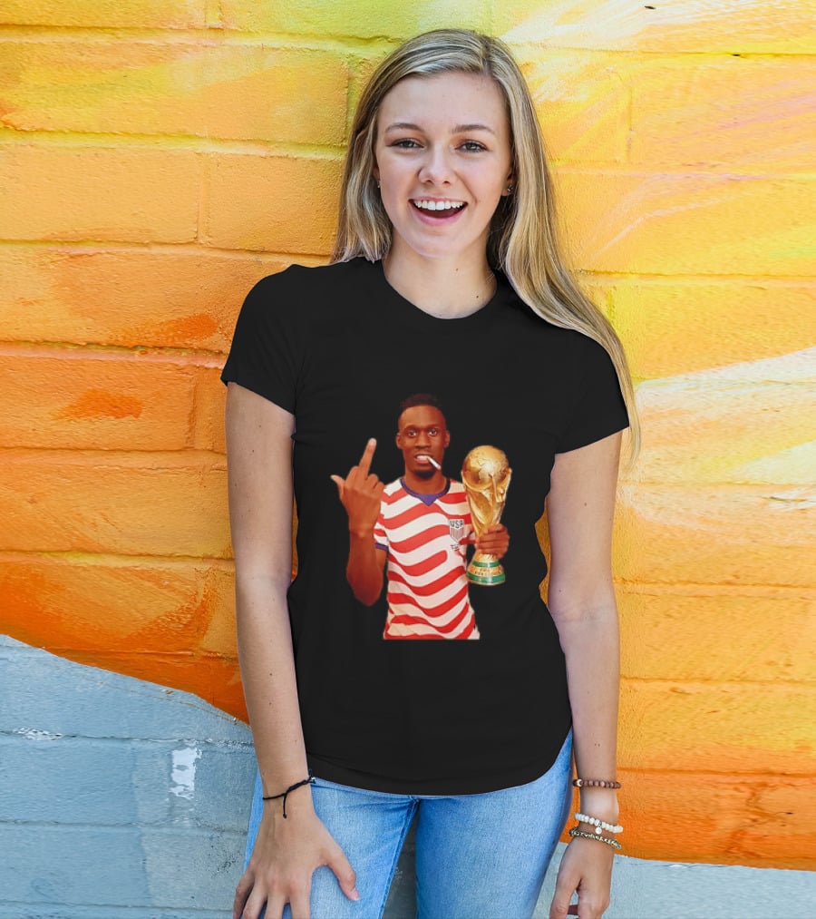Folarin Balogun USA National Team Smoking Middle Finger World Cup Trophy T-Shirt
