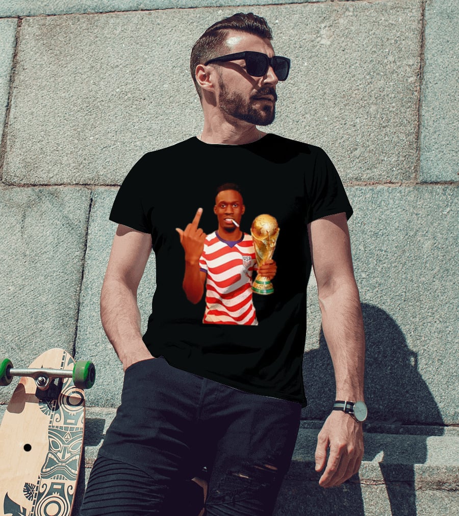 Folarin Balogun USA National Team Smoking Middle Finger World Cup Trophy T-Shirt