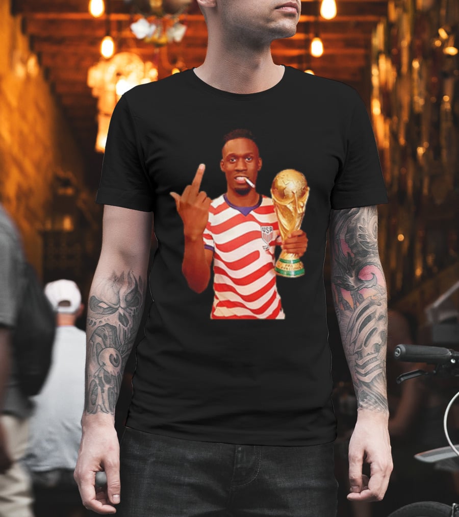Folarin Balogun USA National Team Smoking Middle Finger World Cup Trophy T-Shirt