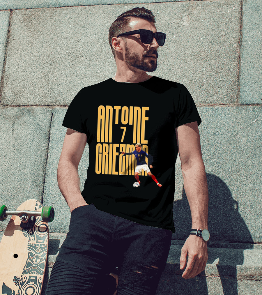 Antoine Griezmann 7 France Football Dribbling T-Shirt