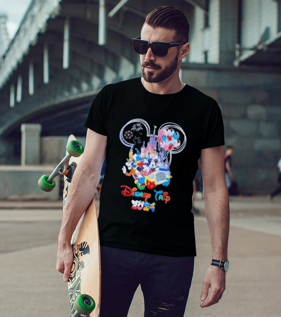 Disney Trip 2024 Mickey Mouse Donald Duck Goofy Minnie Castle Fireworks T-Shirt