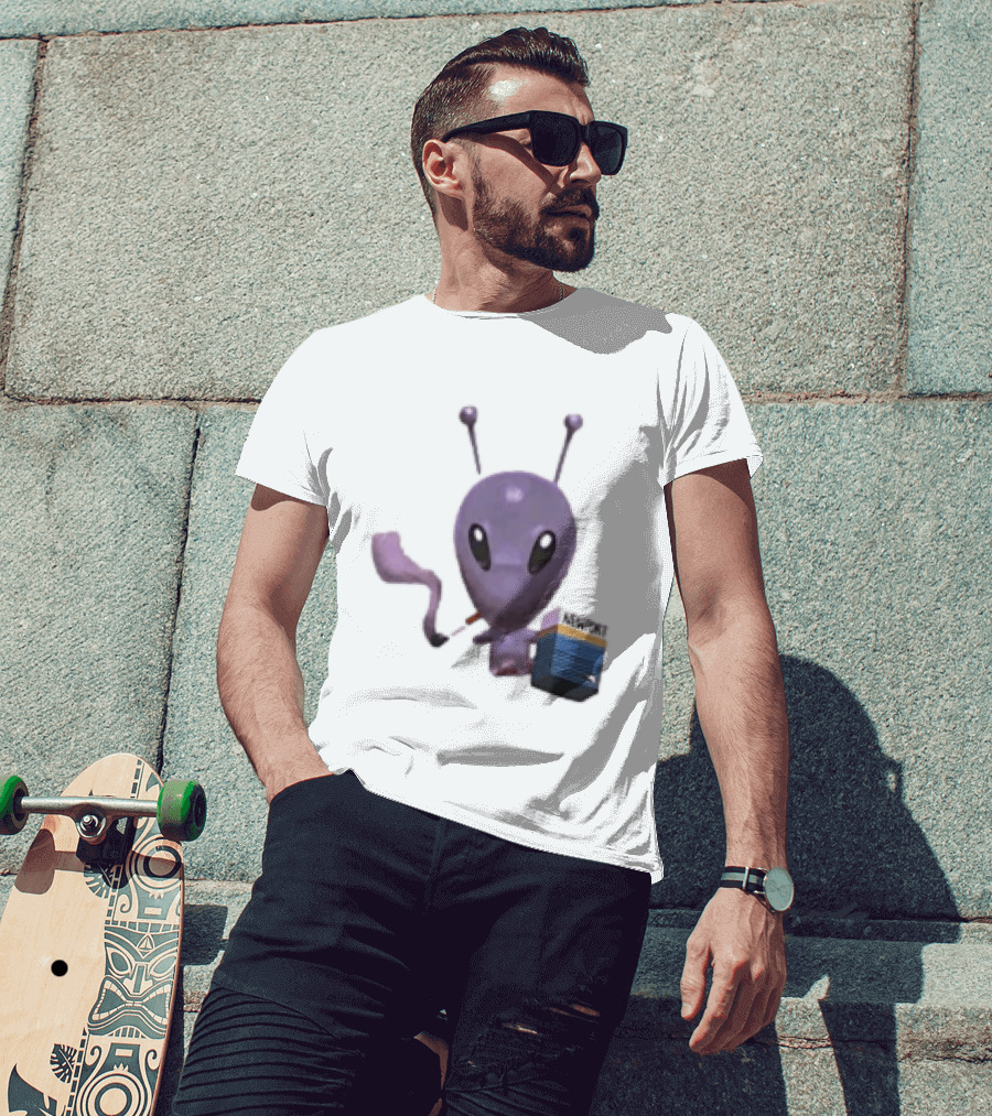 Alien Holding Newport Cigarette Pack Smoking Space Travel T-Shirt