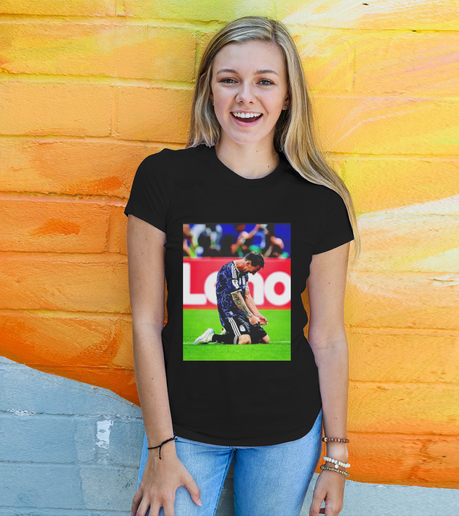 Argentina Football Icon Lionel Messi Kneels In Triumph National Team Victory T-Shirt