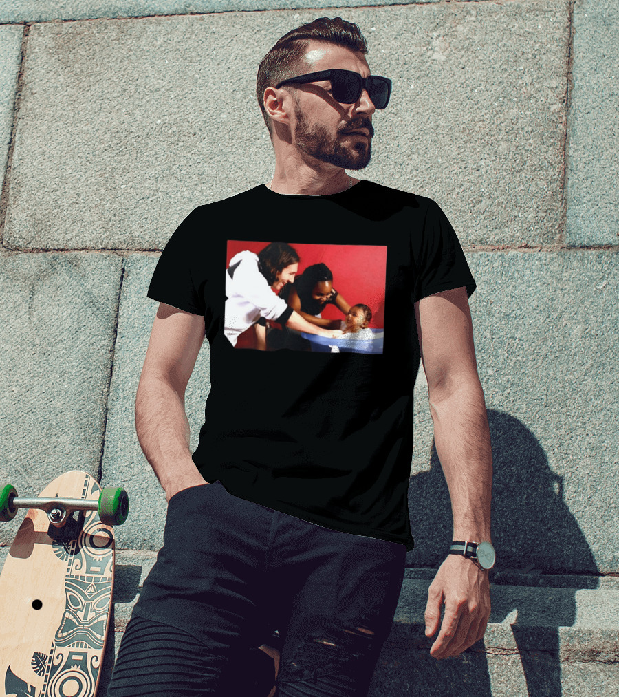 Lionel Messi Bathes Baby Lamine Yamal Legendary Blessing Football Moment T-Shirt