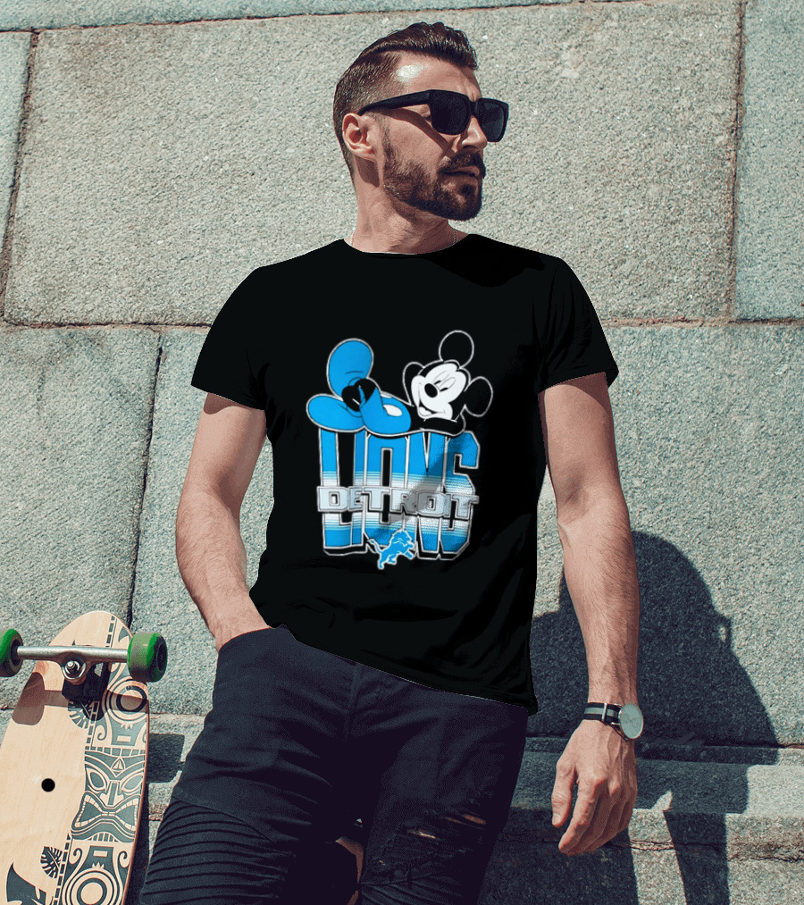 Mickey Mouse Relaxing Detroit Lions Disney Football T-Shirt