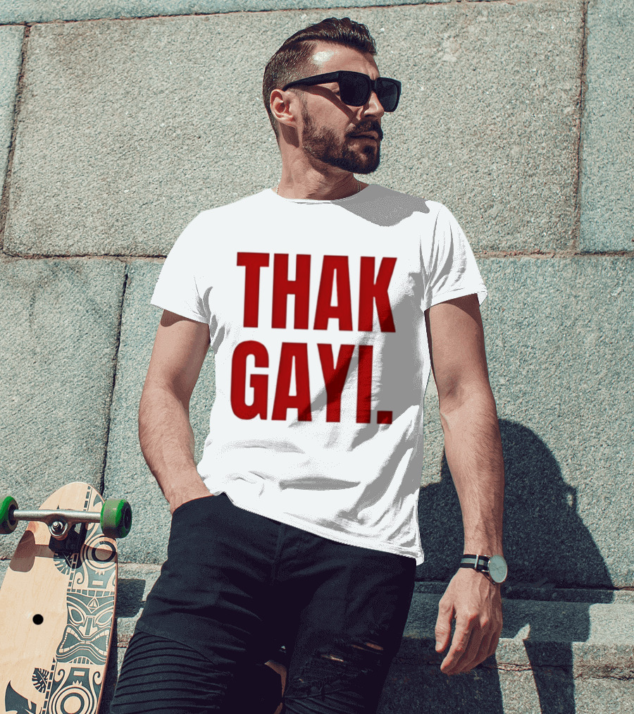 Thak Gayi Hindi Tired Exhausted Text Bold Red T-Shirt