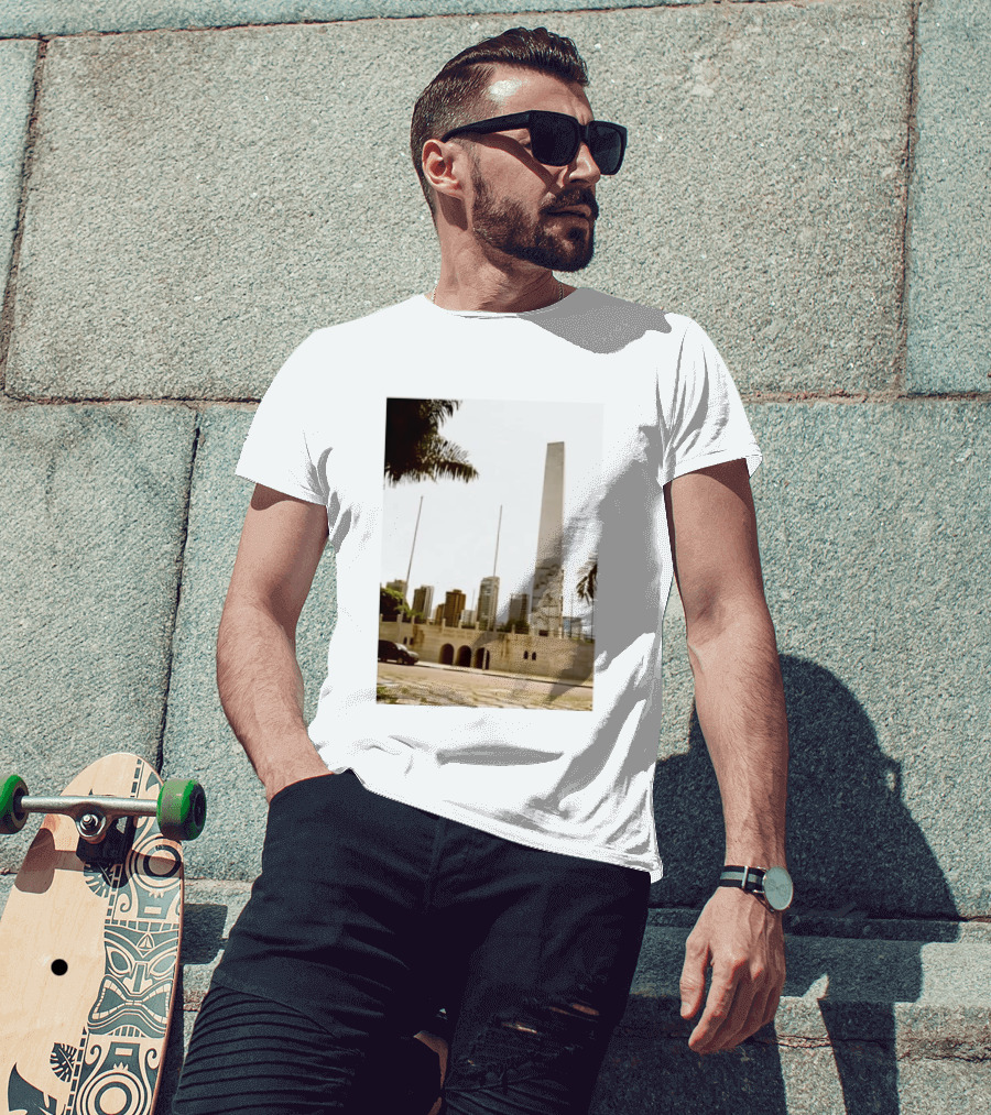Obelisco Do Ibirapuera M M D C Viveram Pouco Para Morrer Bem Morreram Jovens Historical Monument São Paulo Brazil T-Shirt