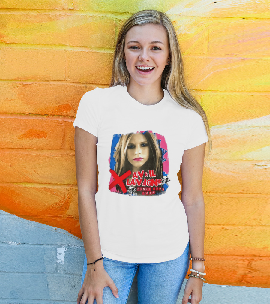 Avril Lavigne Bonez Tour 2004 Skull And Crossbones T-Shirt
