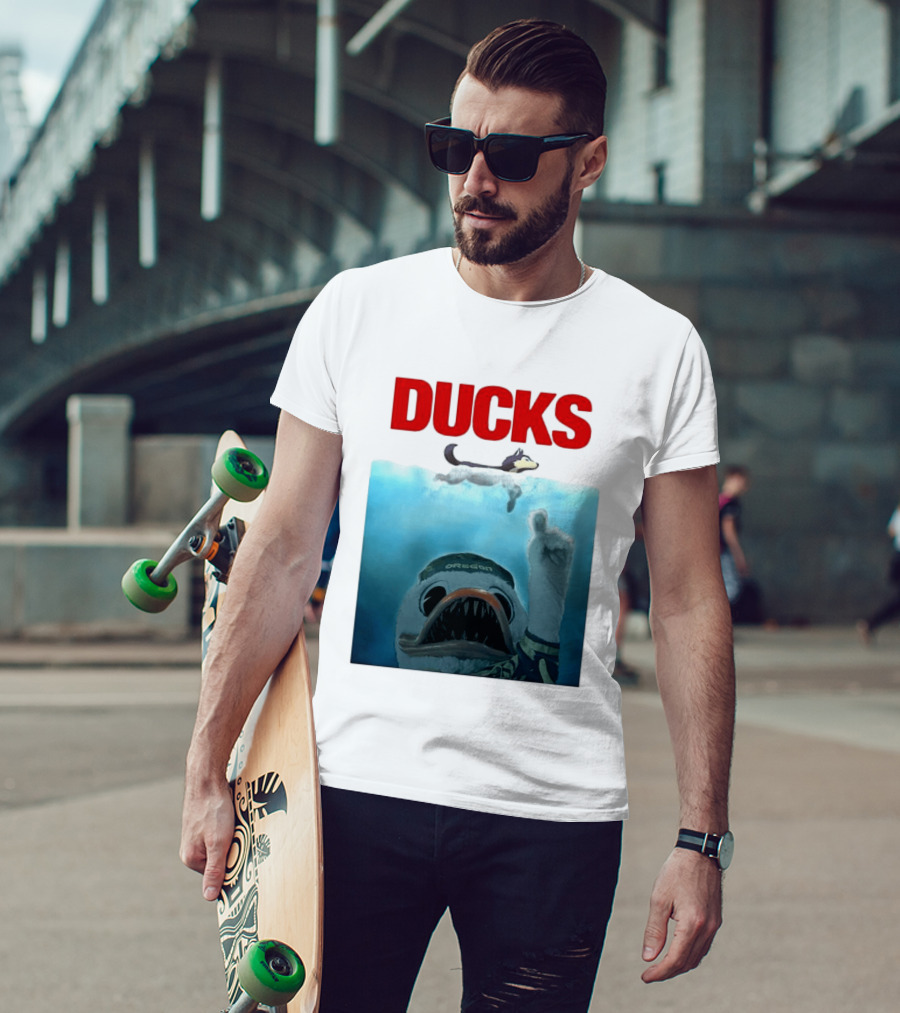 Oregon Ducks Jaws Parody With Washington Huskies Rivalry T-Shirt