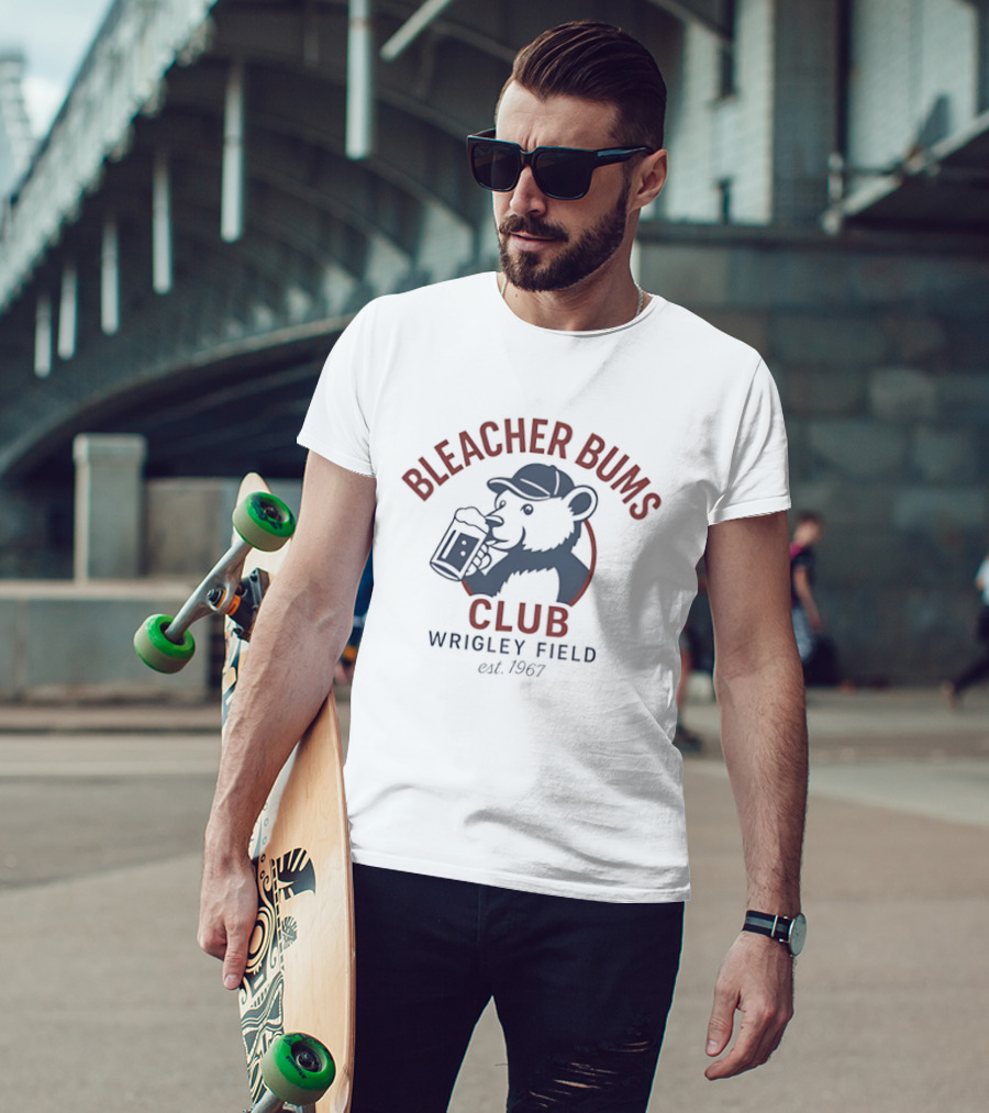 Bleacher Bums Club Wrigley Field Est 1967 Bear Drinking Beer Baseball Fan T-Shirt
