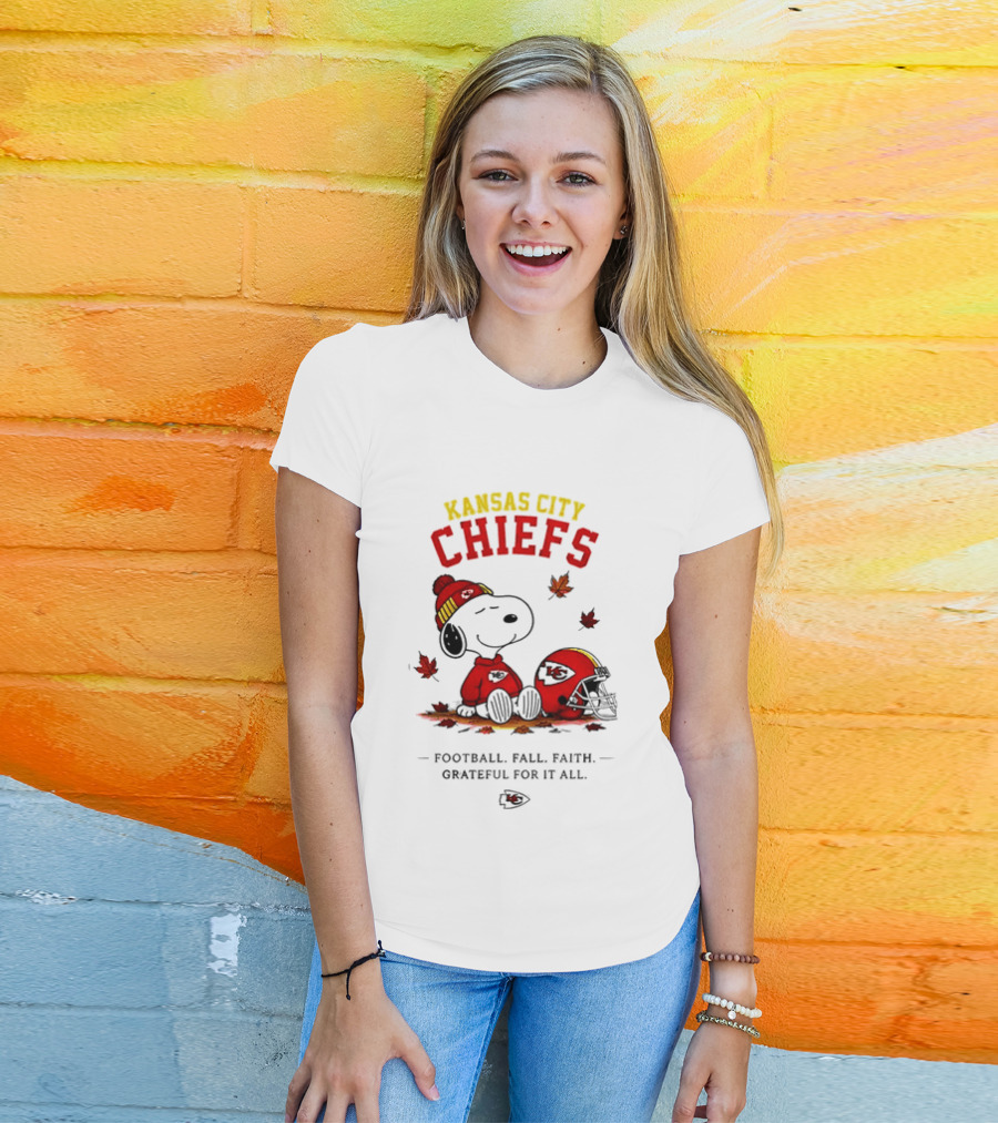 Kansas City Chiefs Snoopy Football Fall Faith Grateful For It All T-Shirt