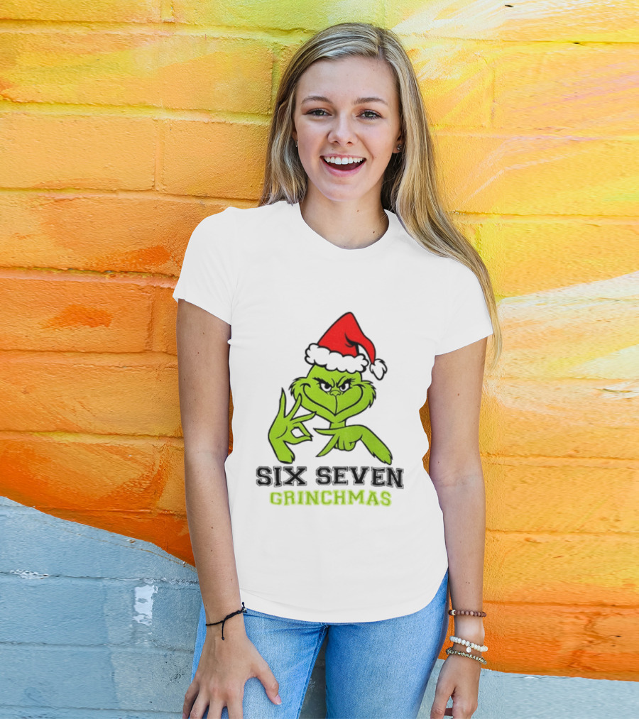 Grinch Santa Hat Six Seven Grinchmas Christmas 2025 Festive T-Shirt