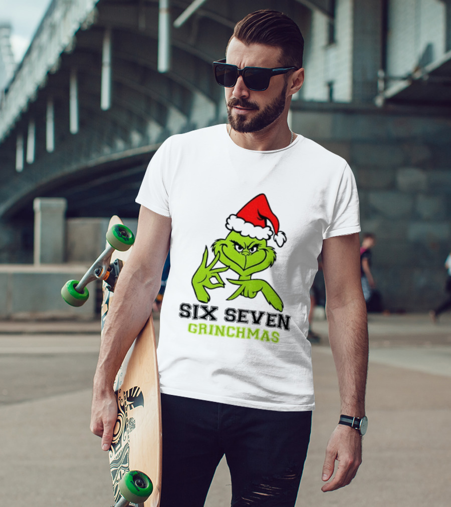 Grinch Santa Hat Six Seven Grinchmas Christmas 2025 Festive T-Shirt