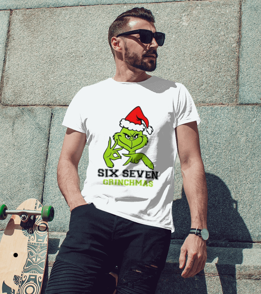 Grinch Santa Hat Six Seven Grinchmas Christmas 2025 Festive T-Shirt