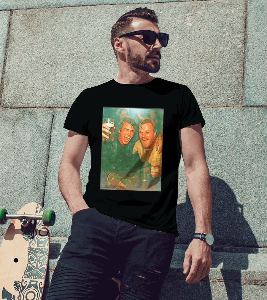 Original Anakin Skywalker And Obi Wan Kenobi Celebrate With Beer Cheers T-Shirt
