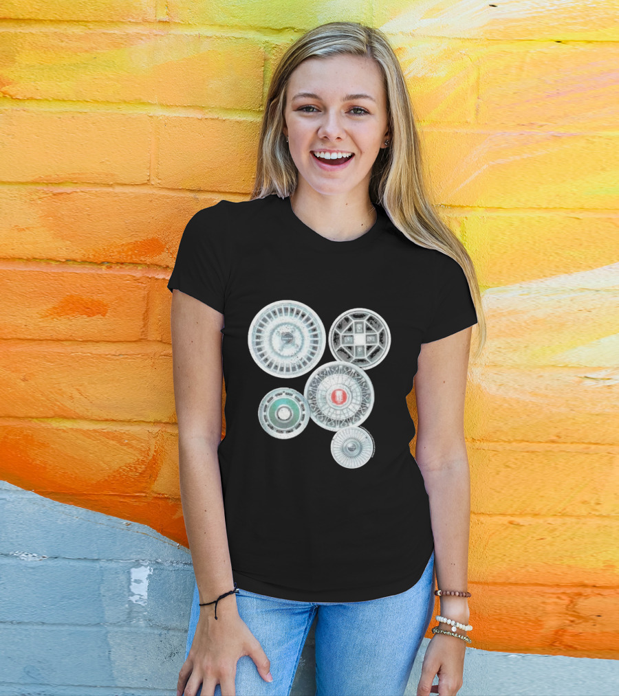 Vintage Ford Hubcaps Collection Classic Car Enthusiast Retro Wheels T-Shirt