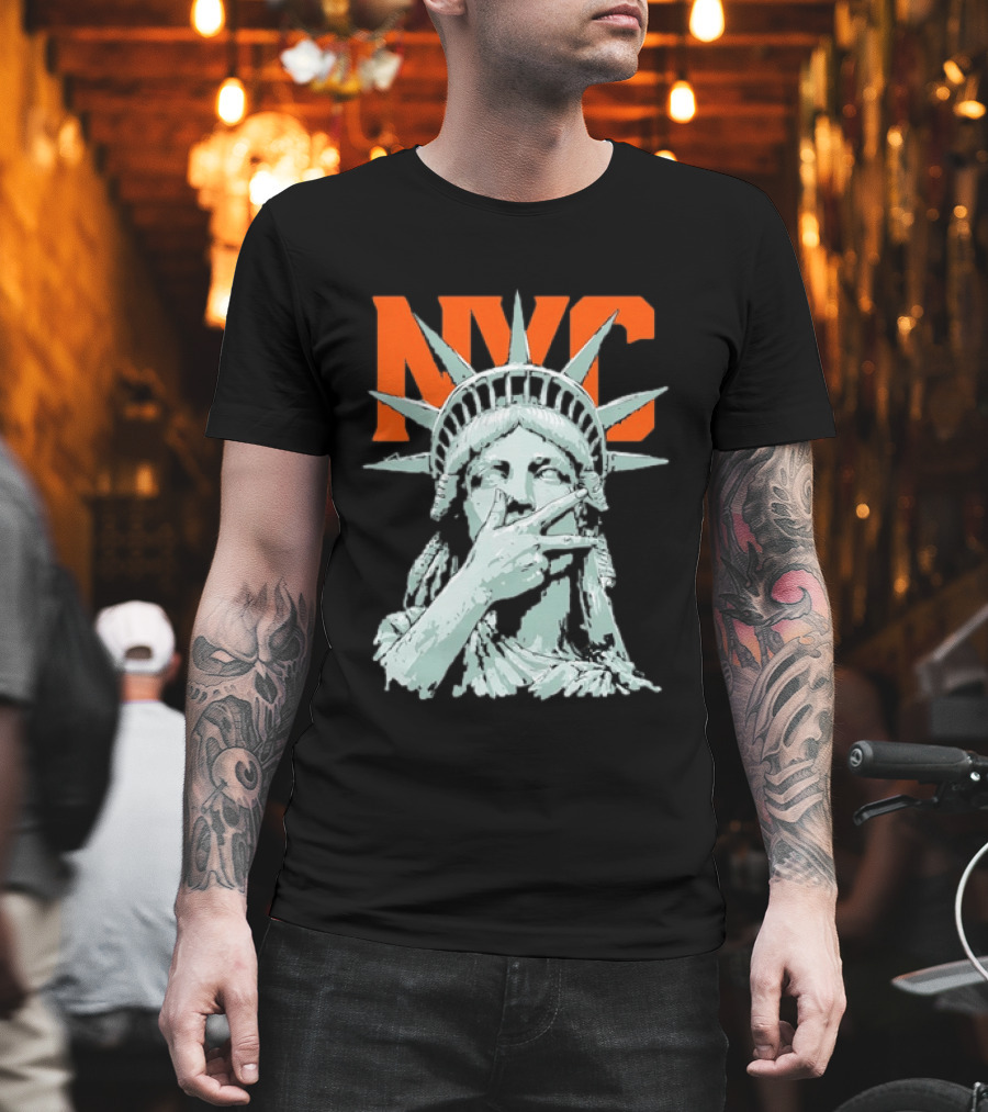 NYC Statue Of Liberty Peace Gesture Iconic Liberty T-Shirt
