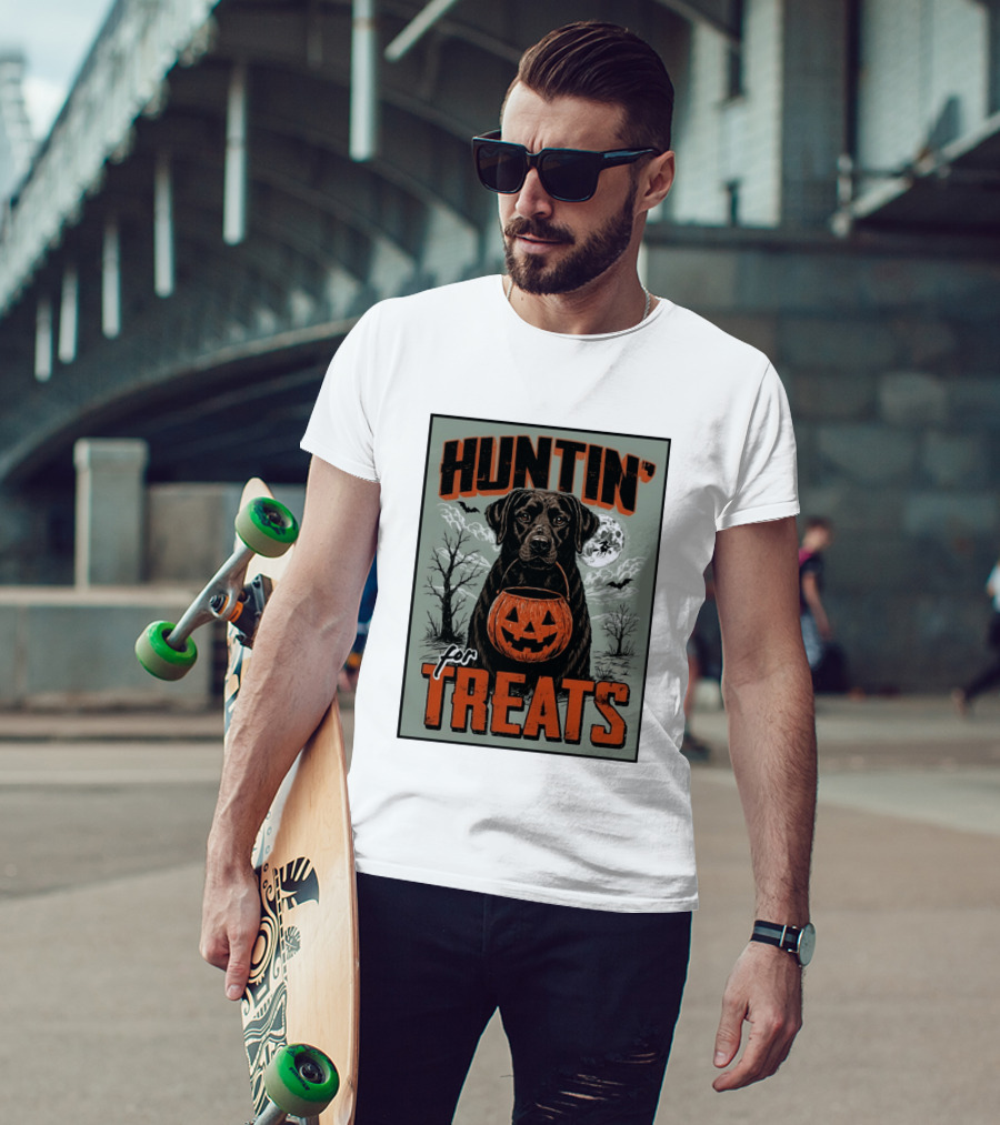Black Labrador Huntin' For Treats Halloween Dog Moon And Jack O' Lantern T-Shirt