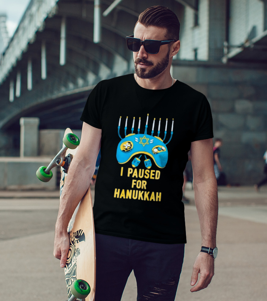 I Paused For Hanukkah Menorah Gaming Controller Star Of David T-Shirt