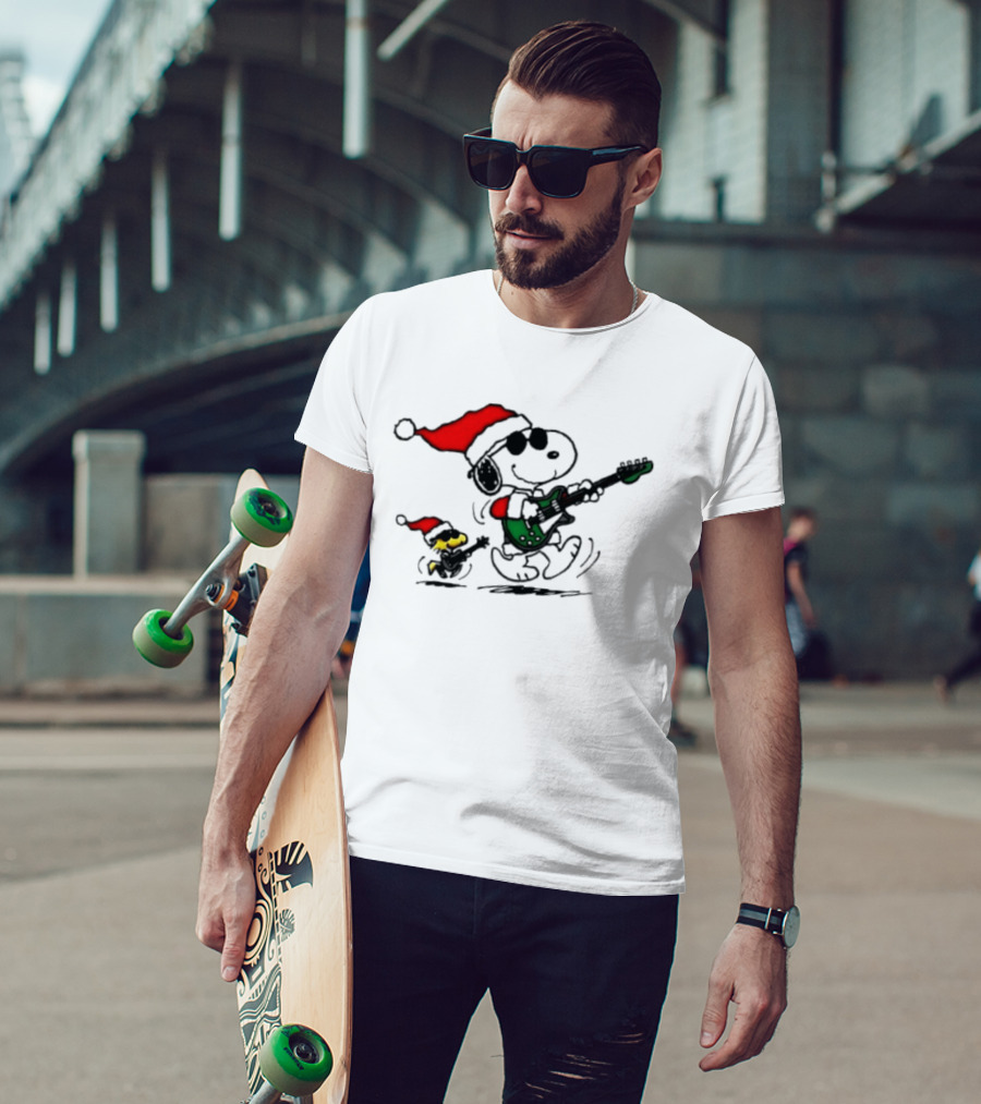 Snoopy Christmas Rocking Guitar Santa Hat Woodstock Peanuts T-Shirt